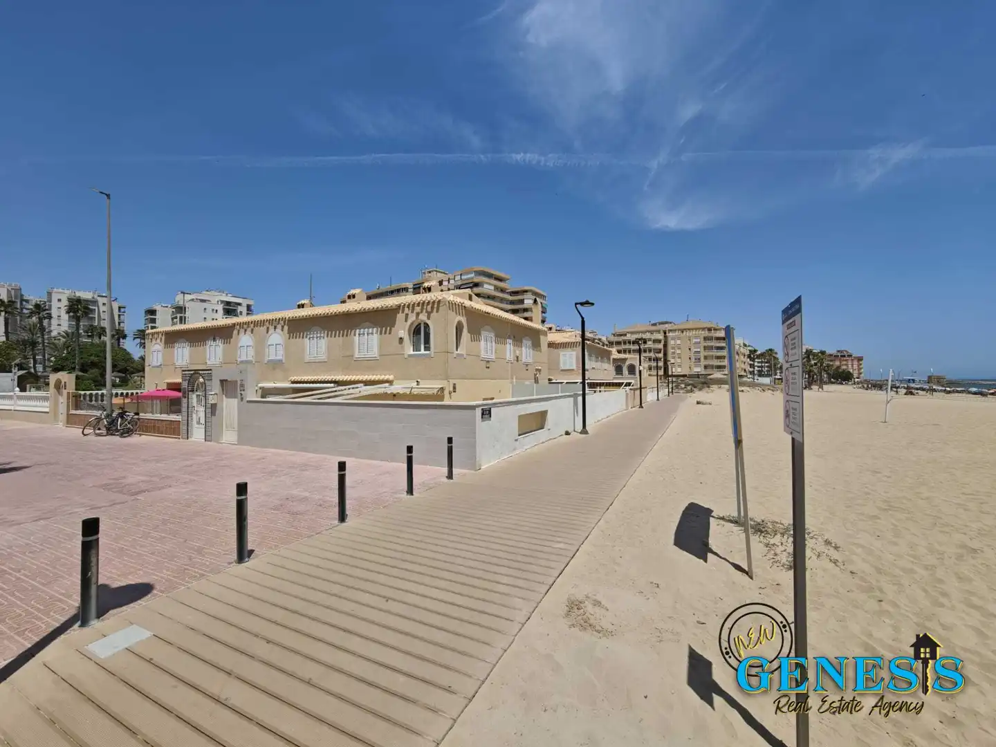 Exterior view of Ground floor for sale in Torrevieja  with Air Conditioner, Private garden and Terrace