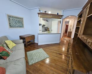 Sala d'estar de Apartament en venda en Bilbao 