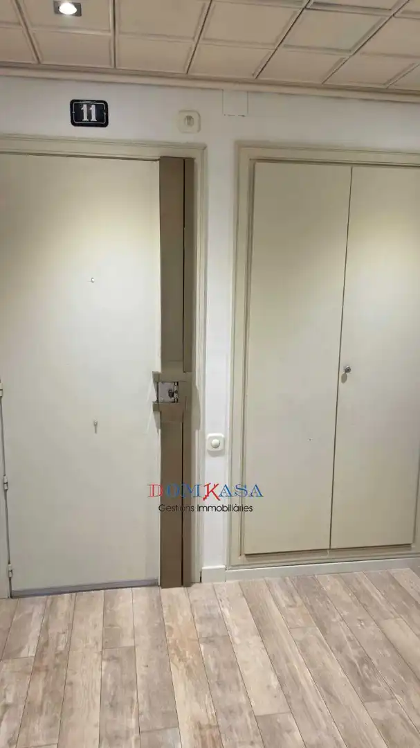 Flat with terrace for sale in Plaça 1 d'octubre 10, imagen 3