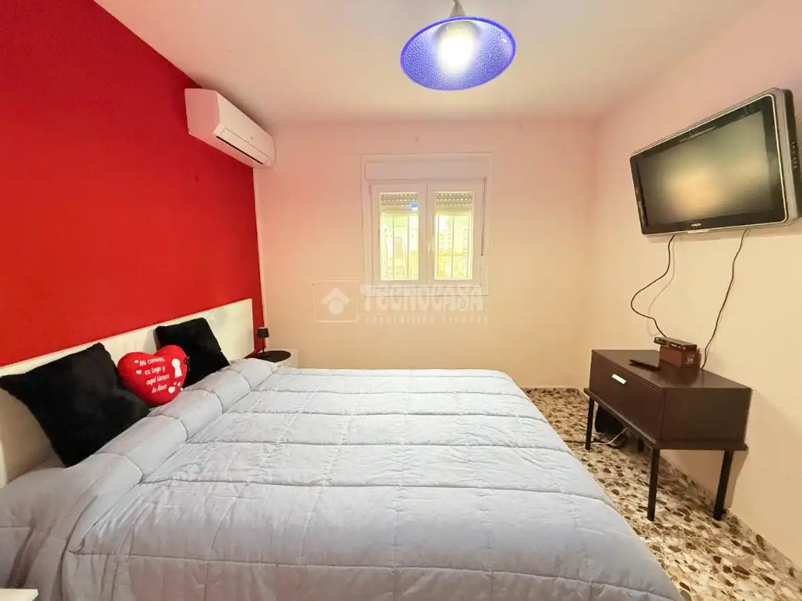 Schlafzimmer von Haus oder Chalet zum Verkauf in Cedillo del Condado mit Klimaanlage, Heizung und Privatgarten