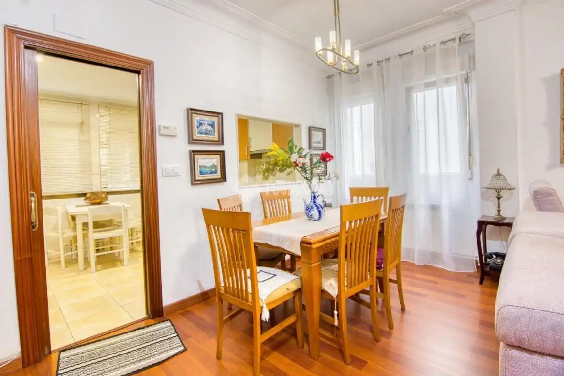 Comedor de Piso en venta en Santander con Calefacción