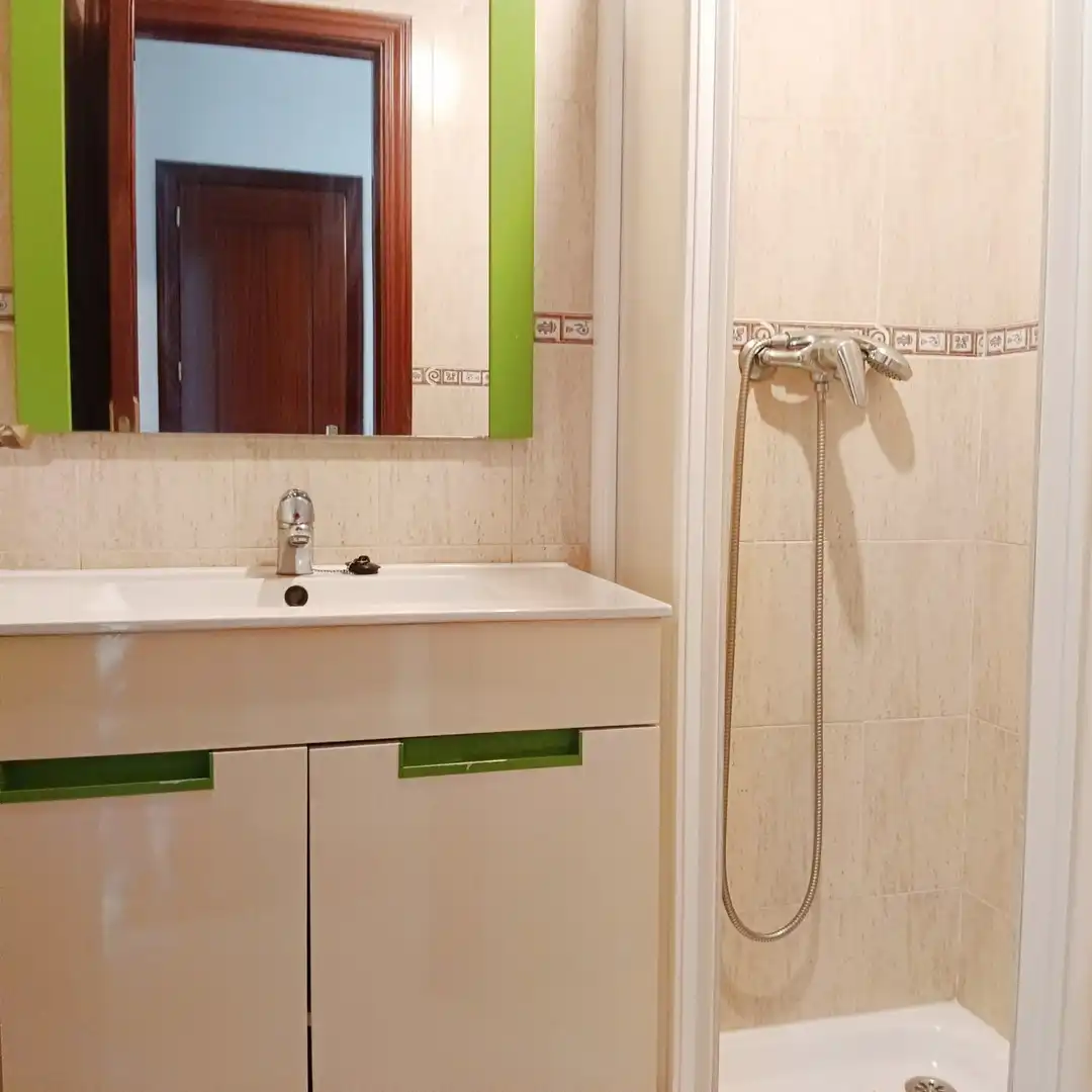 Baño de Dúplex en venta en Coria del Río con Aire acondicionado, Calefacción y Trastero