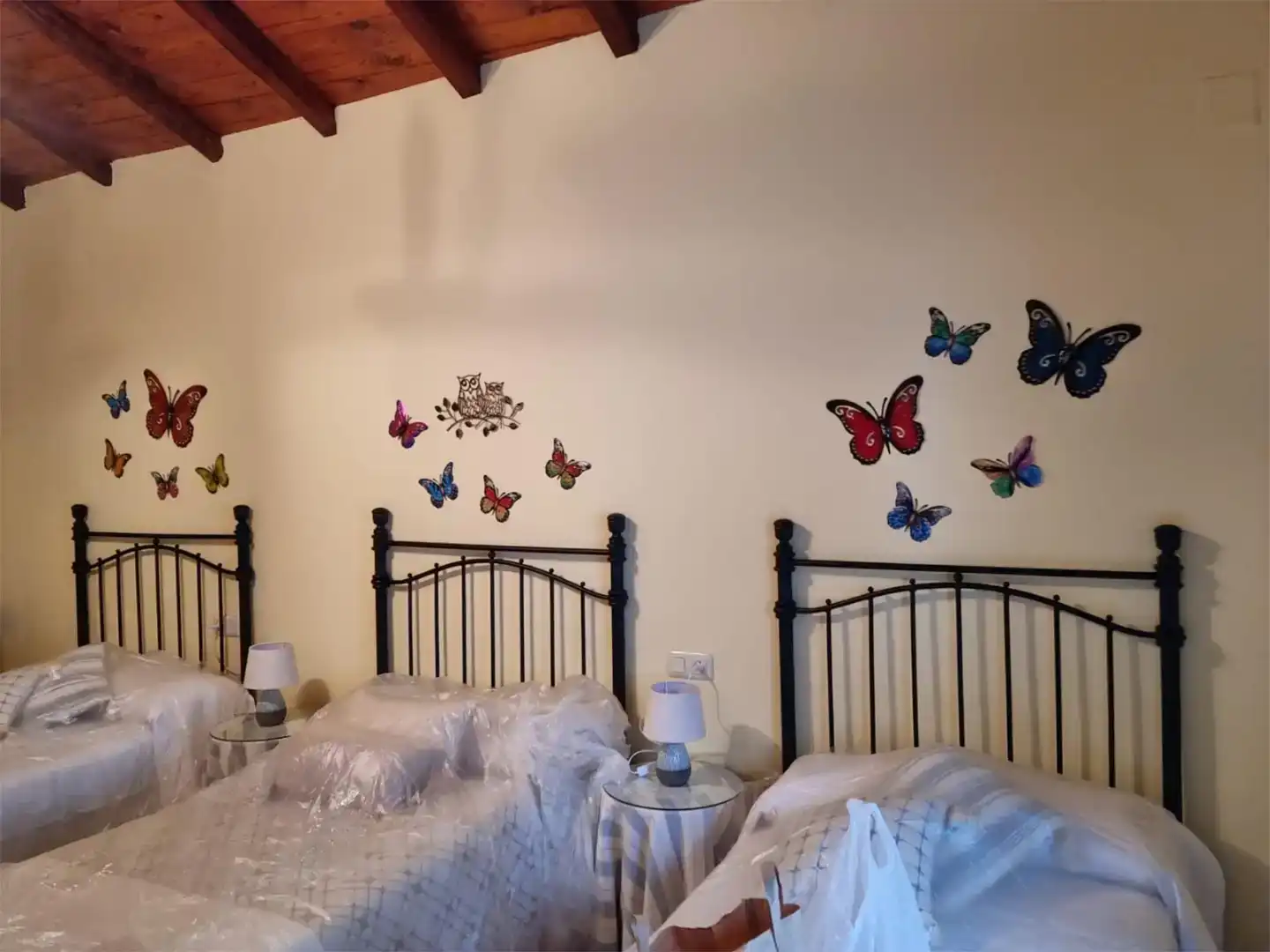 Dormitori de Casa adosada en venda en Valverde del Fresno amb Aire condicionat i Balcó