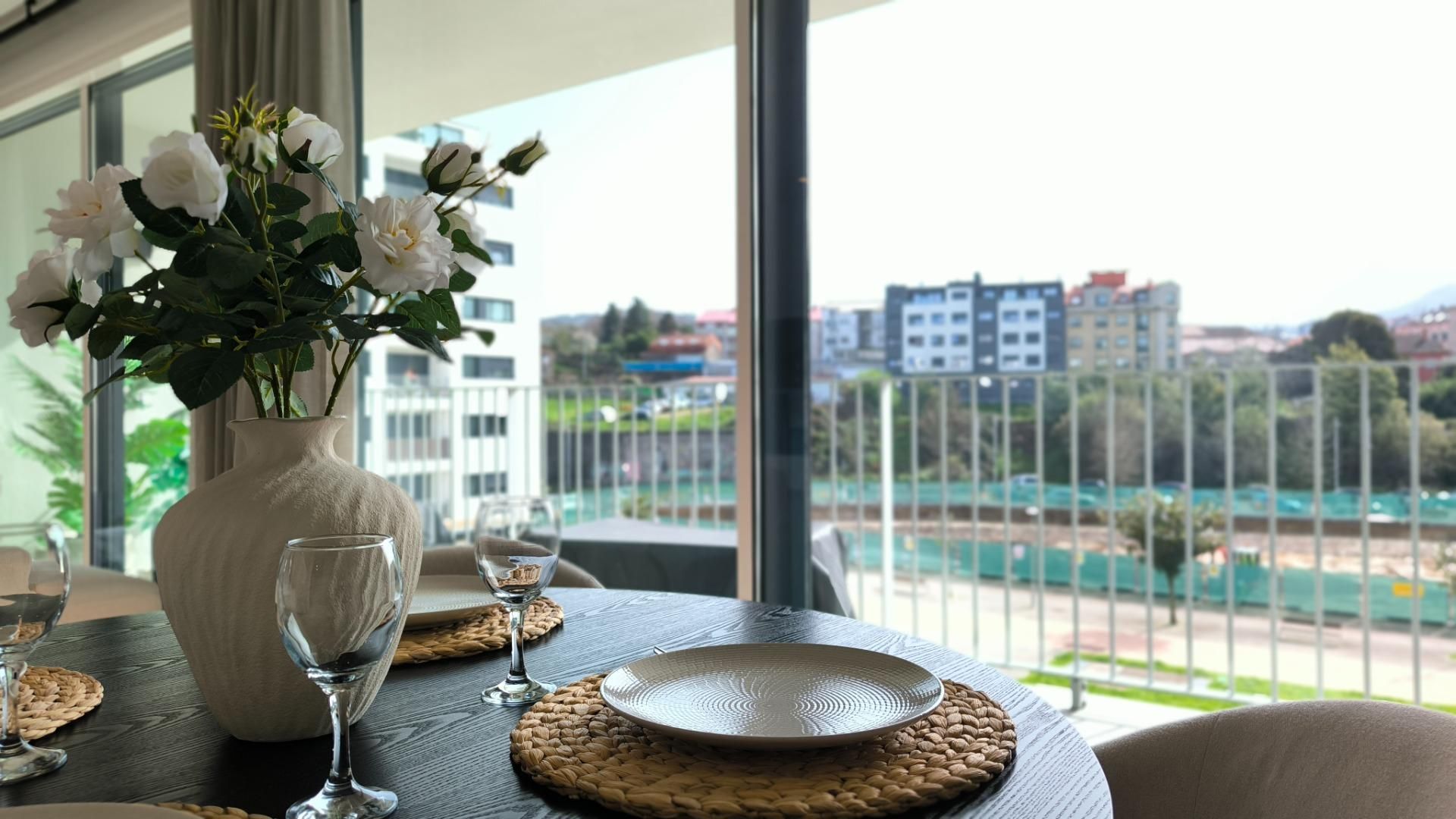 Terrasse von Wohnung zur Miete in Pontevedra Capital  mit Terrasse, Abstellraum und Möbliert