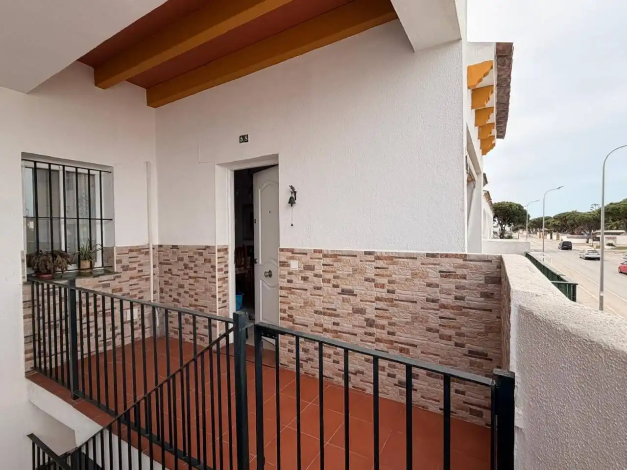 Wohnung zum Verkauf in Chiclana de la Frontera mit Klimaanlage, Terrasse und Abstellraum