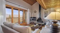 Living room of Single-family semi-detached for sale in Fontanals de Cerdanya  with Heating, Parquet flooring and Terrace