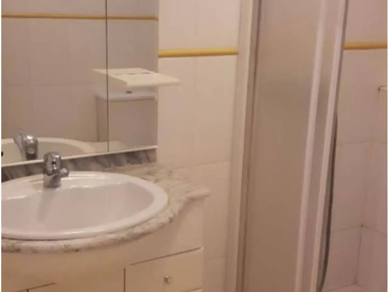 Bany de Pis en venda en Ourense Capital  amb Calefacció, Parquet i Traster