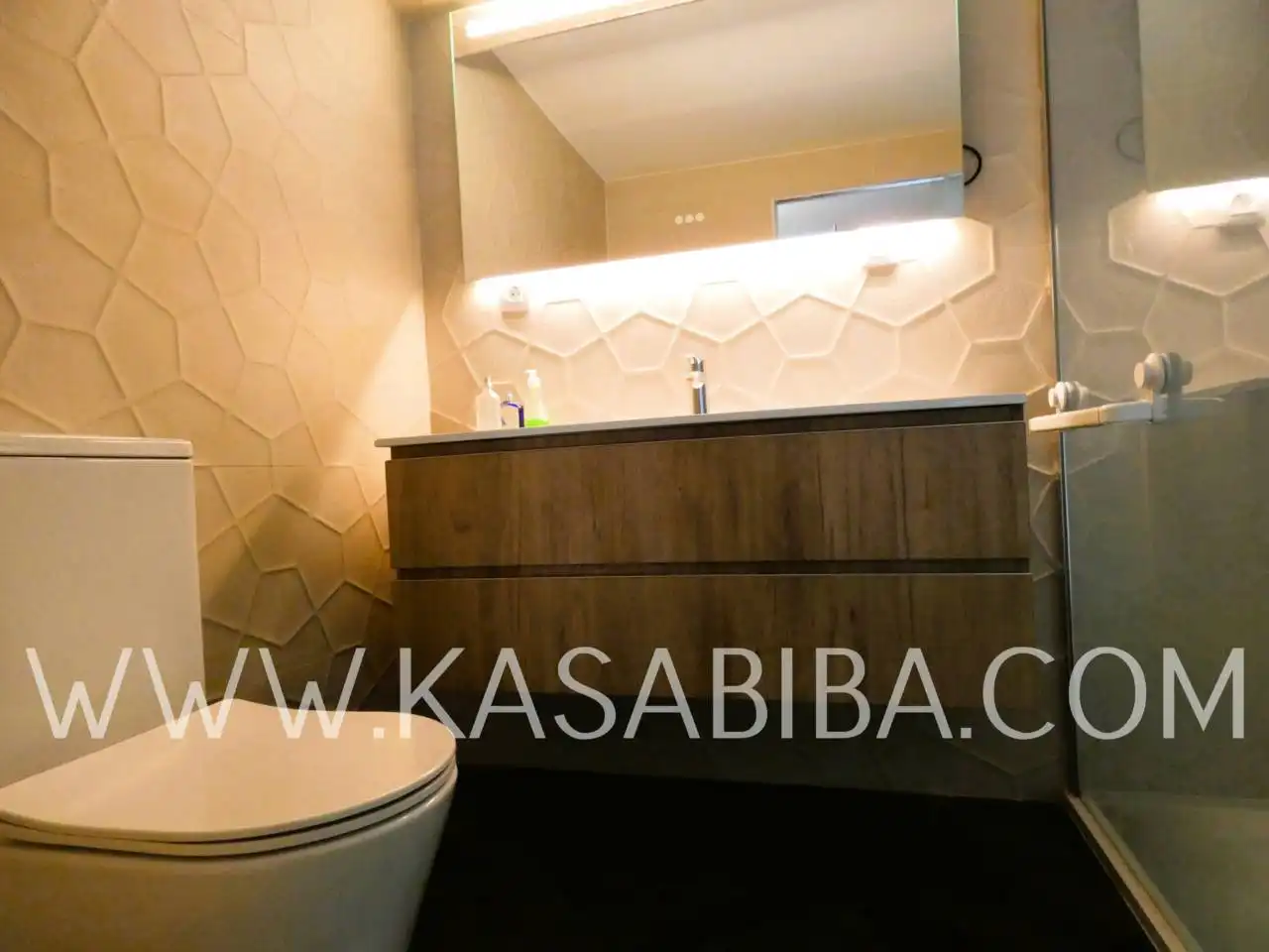 Bathroom of Attic for sale in Xirivella  with Air Conditioner, Heating and Parquet flooring