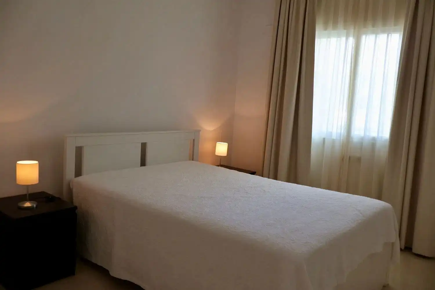 Dormitori de Àtic de lloguer en Marbella amb Aire condicionat, Calefacció i Terrassa