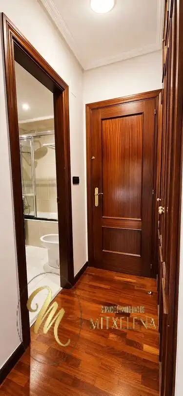 Badezimmer von Wohnung zum Verkauf in Leioa mit Heizung, Privatgarten und Terrasse