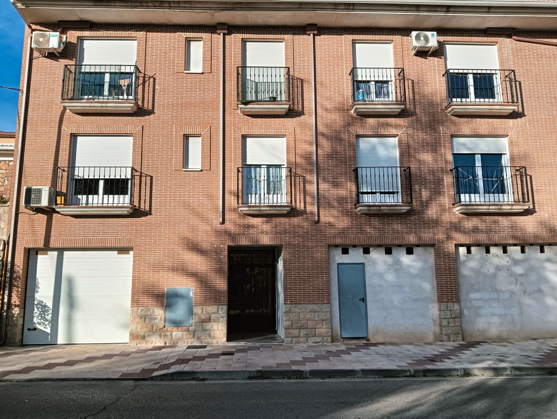 Vista exterior de Dúplex en venda en Albares amb Aire condicionat, Calefacció i Terrassa