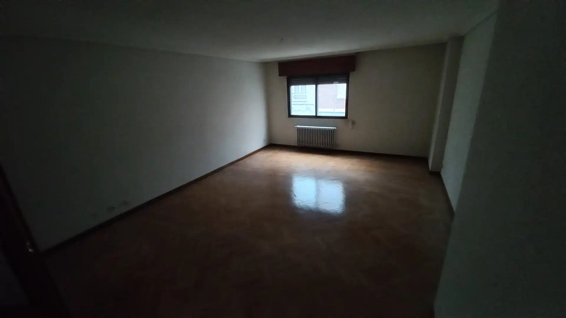 Sala d'estar de Pis en venda en Zamora Capital  amb Calefacció, Parquet i Traster