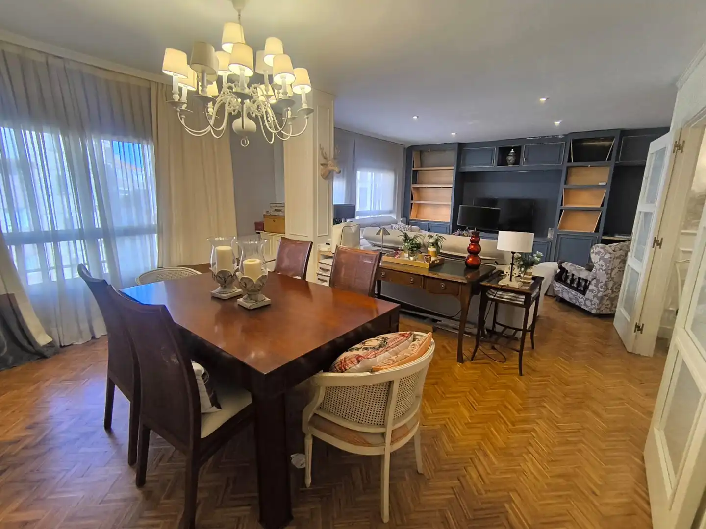 Comedor de Piso en venta en Pontevedra Capital  con Calefacción, Parquet y Horno
