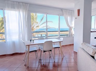 Apartament amb piscina de lloguer a Avenida Europa 82