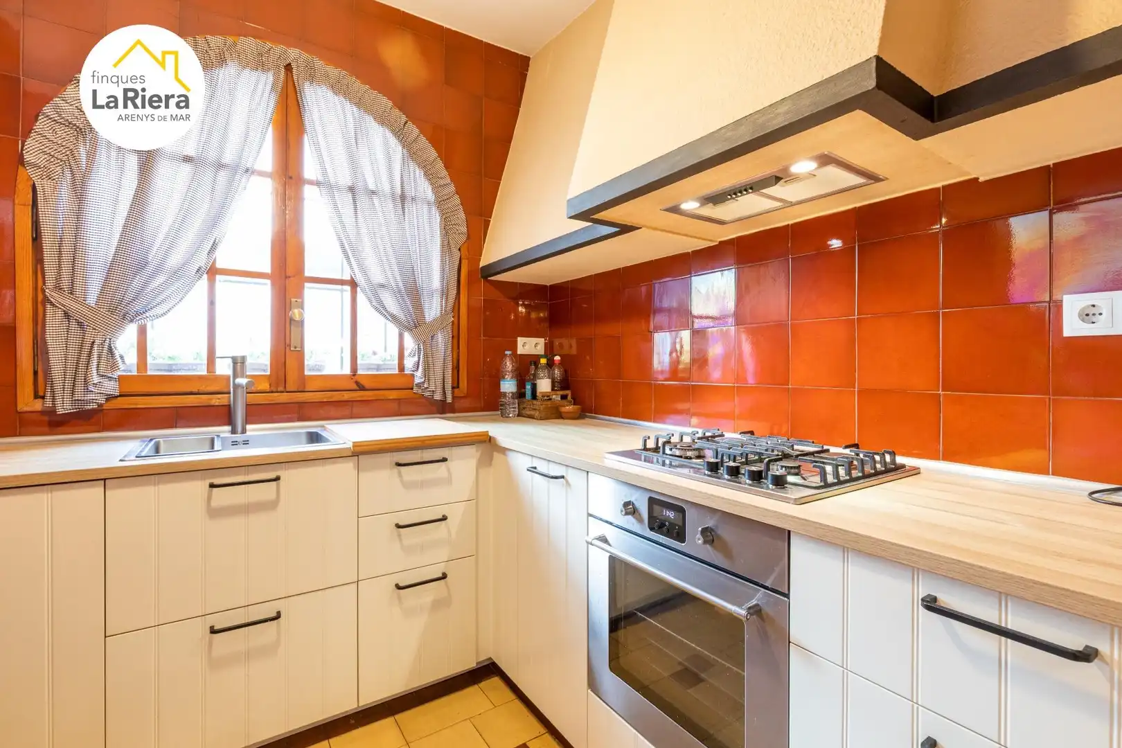Cocina de Casa o chalet en venta en Arenys de Mar con Calefacción, Terraza y Trastero