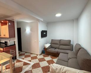 Sala d'estar de Pis de lloguer en  Huelva Capital amb Aire condicionat, Terrassa i Moblat