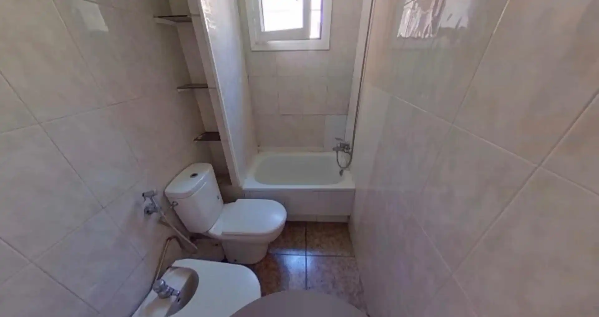 Bathroom of Flat for sale in Badalona