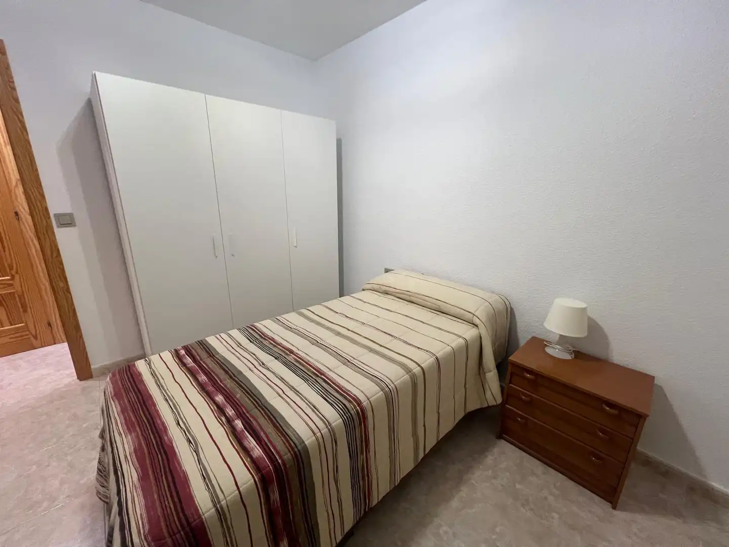 Bedroom of Flat for rent in Plasencia  with Air Conditioner, Terrace and Furnished