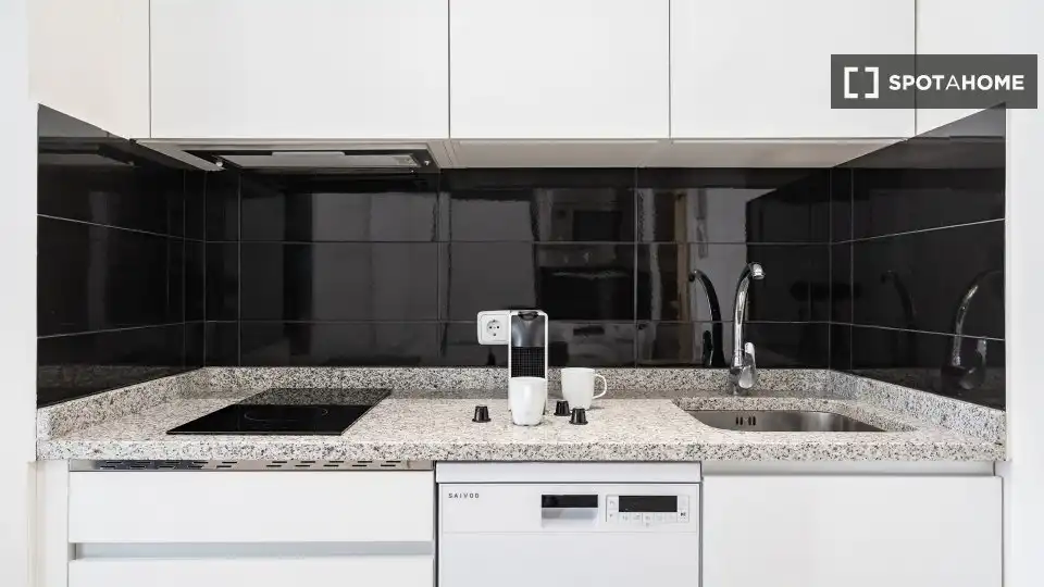 Cocina de Piso de alquiler en Madrid con Aire acondicionado, Calefacción y Amueblado