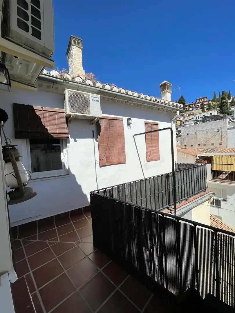Vista exterior de Àtic en venda en Granada amb Aire condicionat, Calefacció i Terrassa