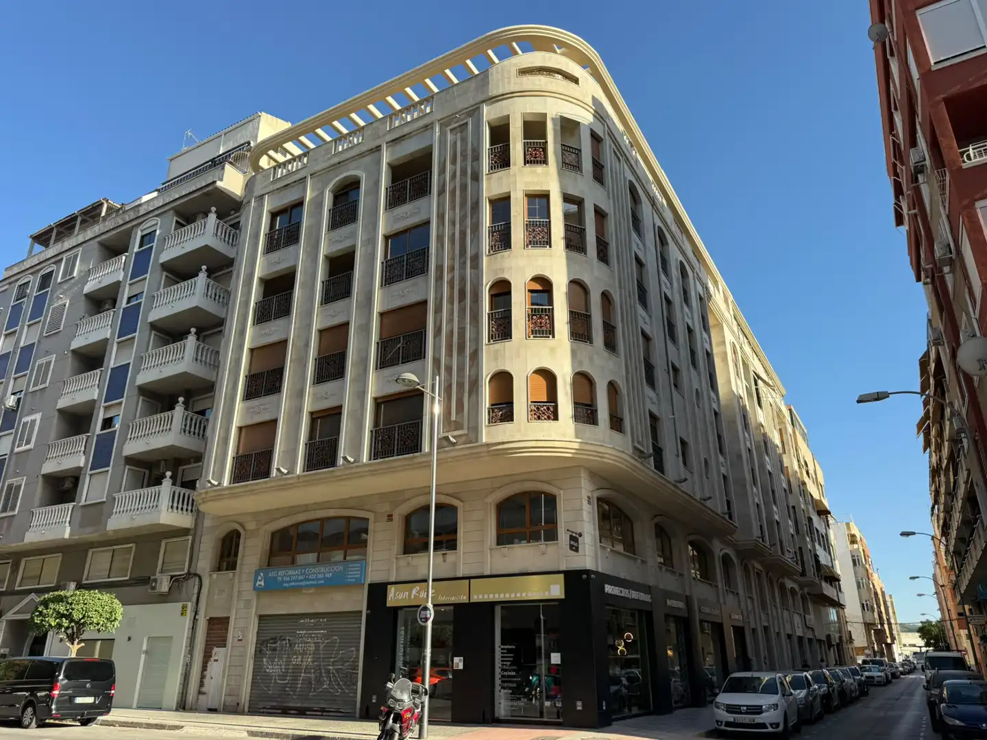 Einzelparkplatz mit Aufzug zum Verkauf in Calle Reyes Católicos