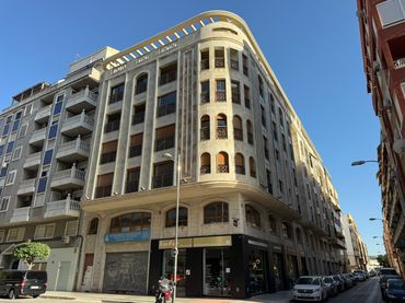 Einzelparkplatz mit Aufzug zum Verkauf in Calle Reyes Católicos