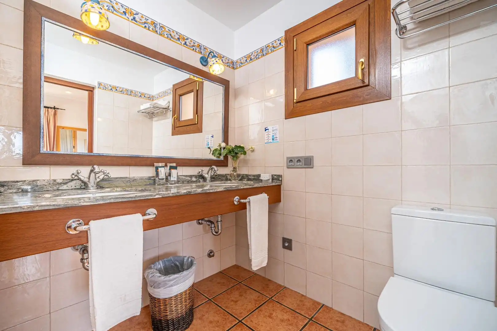 Baño de Edificio en venta en Ses Salines con Piscina comunitaria