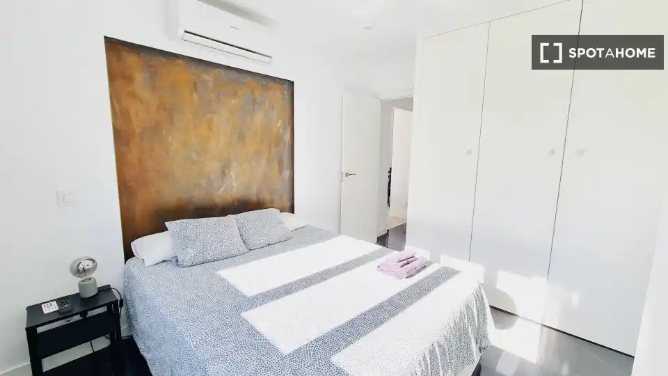 Bedroom of Flat for rent in Madrid  with Air Conditioner, Heating and Furnished