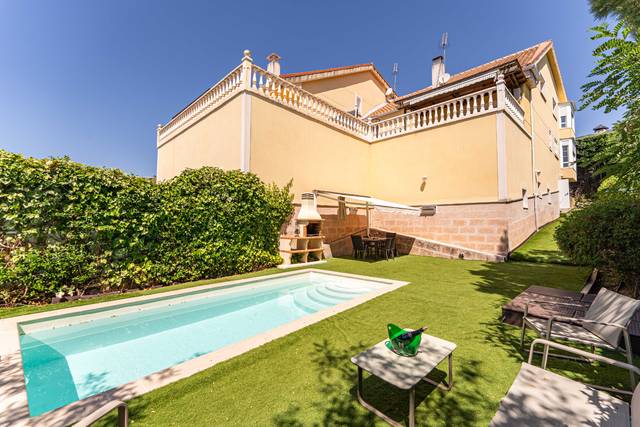 Casa adosada en Venta en Calle la Cumbre en El Monte