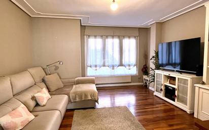 Living room of Flat for sale in Getxo   with Heating, Parquet flooring and Storage room