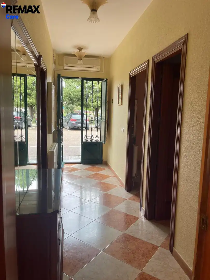 Haus oder Chalet zum Verkauf in Montijo mit Klimaanlage, Heizung und Abstellraum