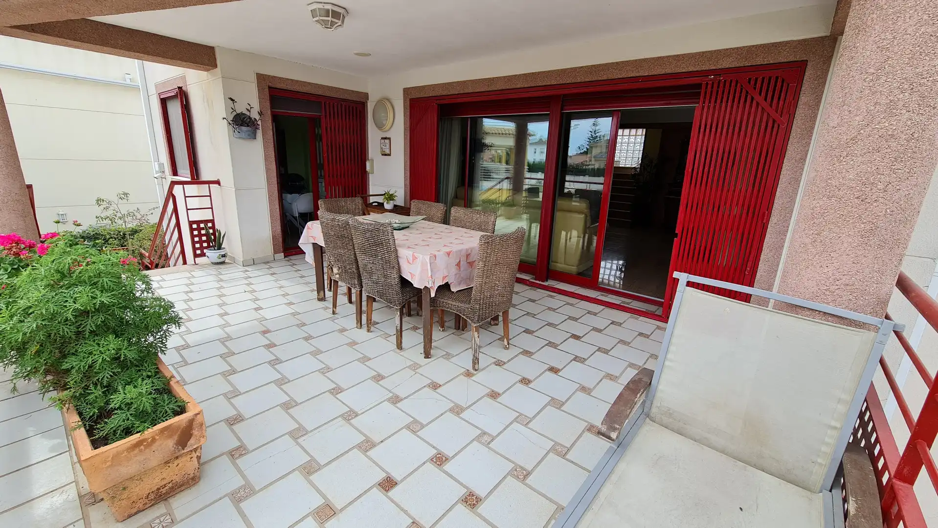 Terrassa de Casa o xalet en venda en Oliva amb Aire condicionat, Calefacció i Jardí privat