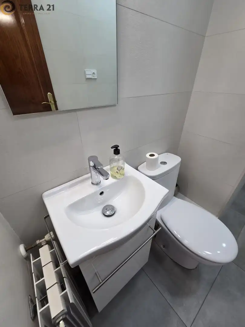 Bathroom of Flat for rent in Jaén  with Air Conditioner and Heating