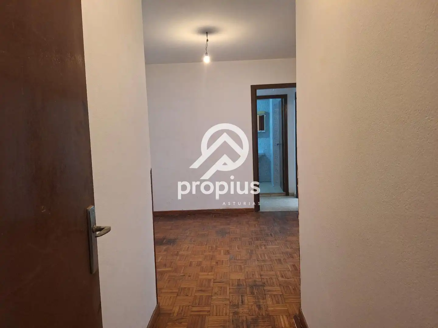 Piso en venta en Severo Ochoa, Parres