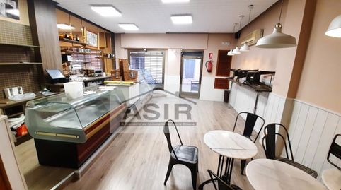 SIN NINGUNA COMISIÓN!! Casa amplia con negocio en planta baja en una excelente zona de Corbera
