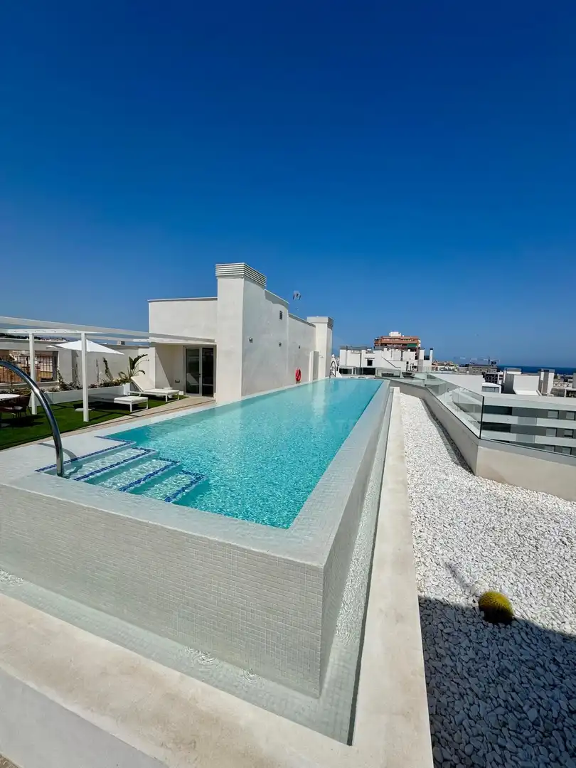 Swimming pool of Flat for sale in Alicante / Alacant  with Air Conditioner, Heating and Terrace