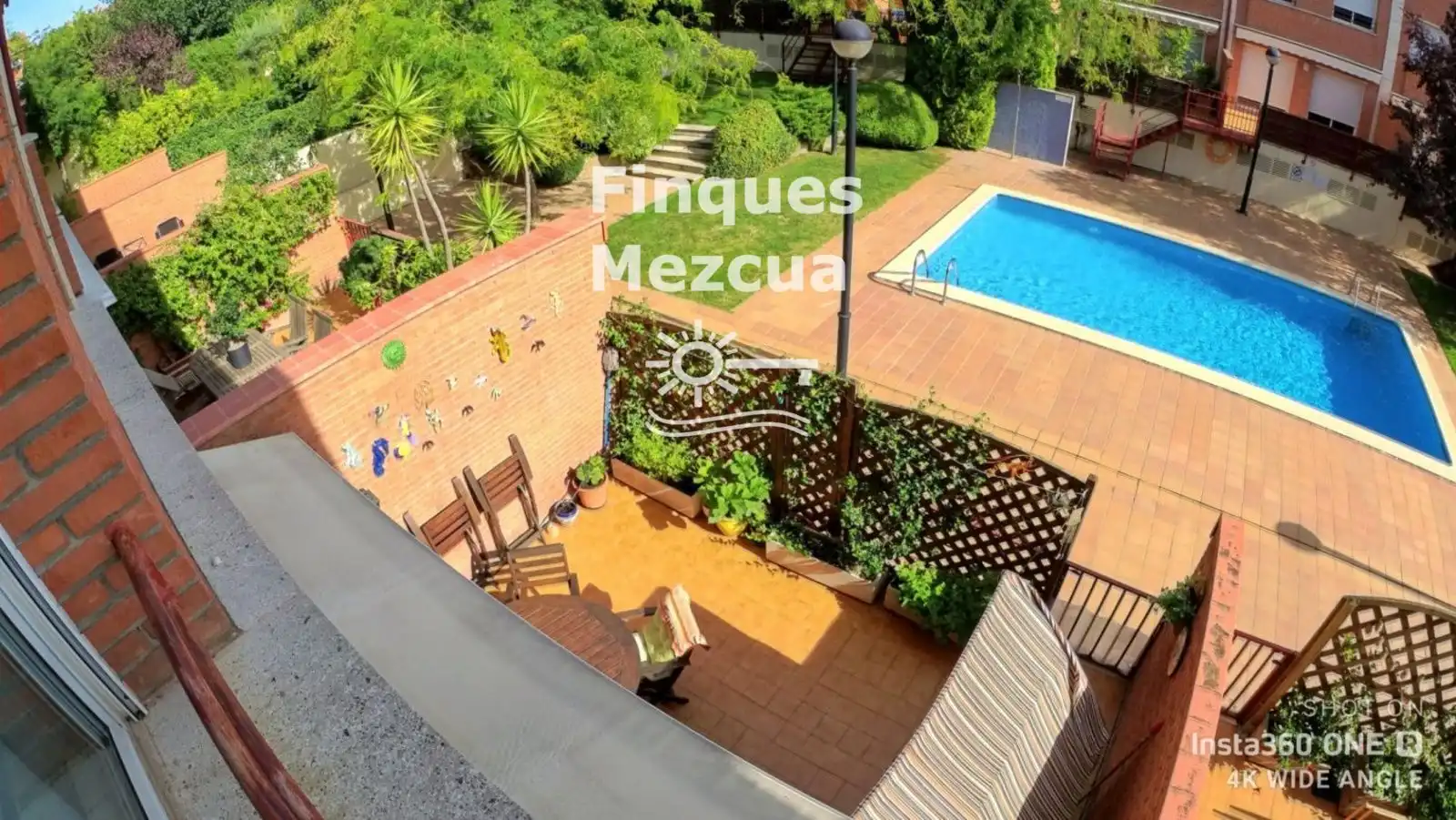 Terrassa de Casa adosada en venda en Sant Cugat del Vallès amb Calefacció, Jardí privat i Piscina