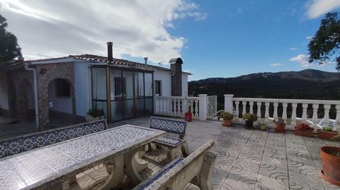 GRAN CASA A CUATRO VIENTOS A LA ENTRADA DE MAS CARBO