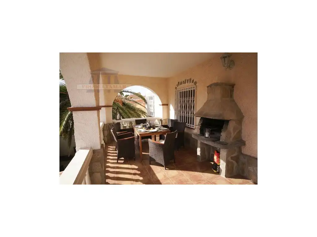 Casa amb piscina en venda a Calle Illes Canaries De Les, imagen 9