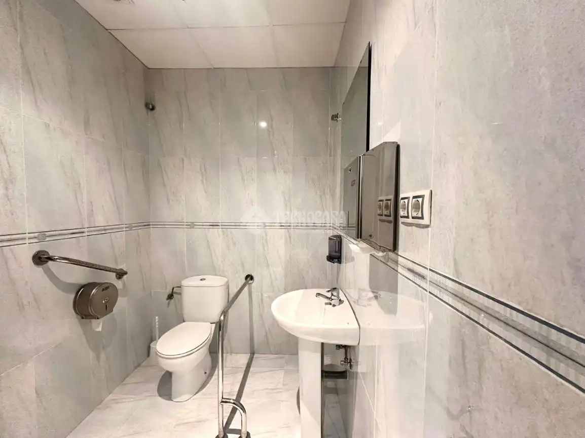 Local comercial en venta en Zona de la Vega, imagen 9