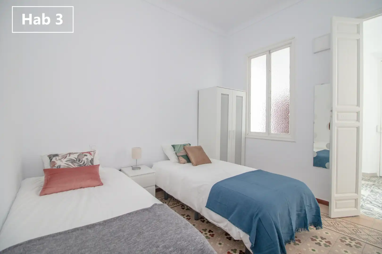 Habitación de Piso de alquiler en Málaga con Amueblado, Lavadora y Microondas