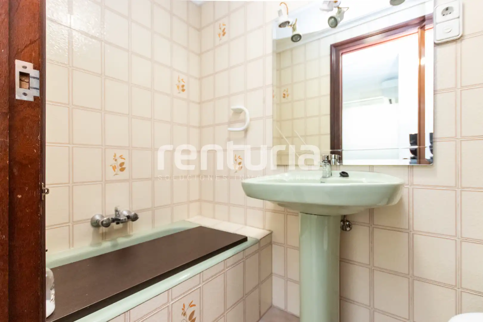 Baño de Piso en venta en Valencia con Aire acondicionado, Calefacción y Balcón