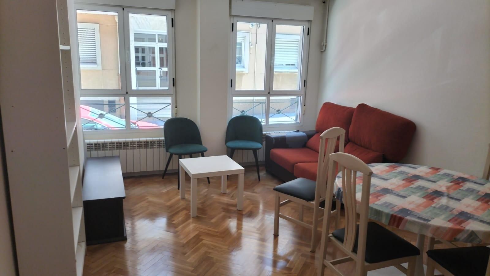 Sala d'estar de Pis de lloguer en Palencia Capital amb Calefacció i Parquet