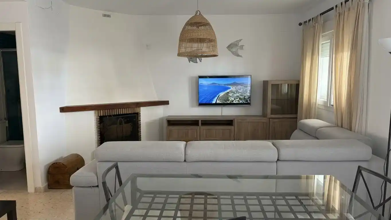 Sala d'estar de Casa adosada en venda en Almonte amb Balcó