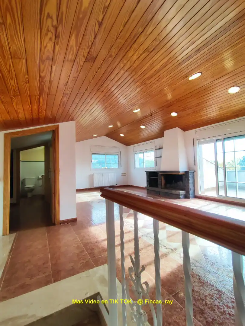 Sala de estar de Casa o chalet en venta en Bigues i Riells del Fai con Calefacción, Jardín privado y Terraza