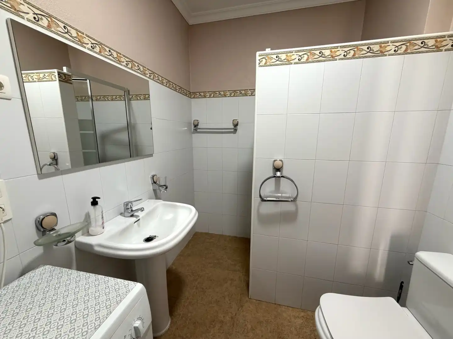 Baño de Casa adosada en venta en Ardales con Aire acondicionado, Terraza y Amueblado