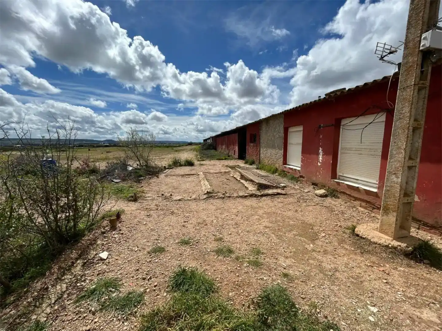 Finca rústica en venda en Dueñas amb Jardí privat