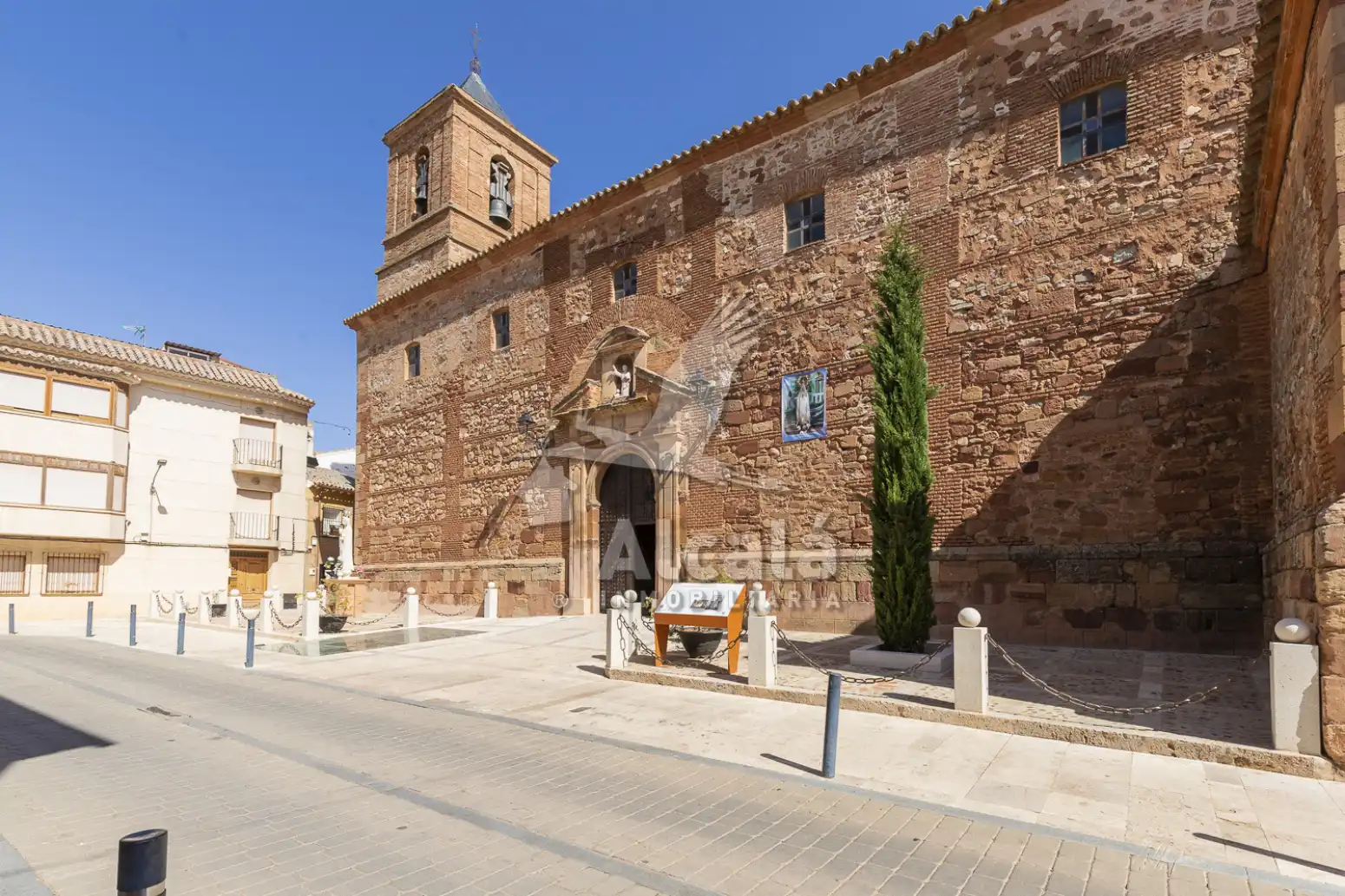 Vista exterior de Casa o chalet en venta en Alhambra con Calefacción y Amueblado