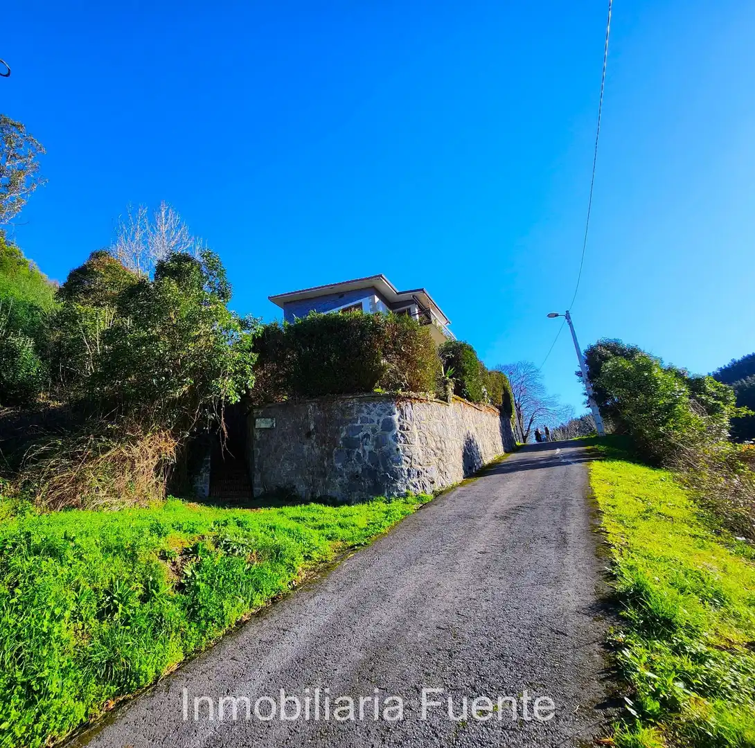 Vista exterior de Casa o chalet en venta en Zalla  con Calefacción, Jardín privado y Terraza