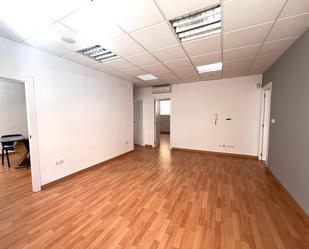 Office to rent in Alzira  with Air Conditioner